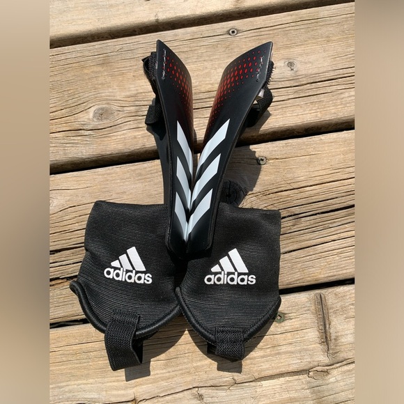 Adidas Youth Predator 20 Shin Guards - Picture 4 of 5